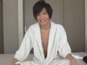 【ゲイ動画ビデオ】笑うと生田斗真のようなジャニーズ系のイケメンがアナルスティックで激しく犯されてイキまくるww