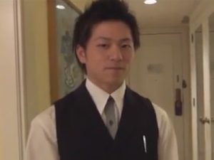【ゲイ動画ビデオ】新人ベルボーイの鷹宮圭吾クンが宿泊客から脅迫されてチンポやアナルを弄ばれてレイプされてしまう…ww
