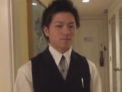 【ゲイ動画】新人ベルボーイの鷹宮圭吾クンが宿泊客から脅迫されてチンポやアナルを弄ばれてレイプされてしまう…ww