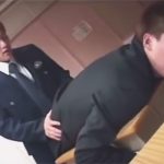 【ゲイ動画】ノンケ学生が警察官の男に捕まってレイプされることになり手錠などで拘束されながら無理やりフェラチオされたりするww