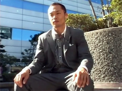 【ゲイ動画】中田英寿似のノンケリーマンに密着…事務所でテレクラオナニーしゴーグルマンにフェラされて不覚イキww